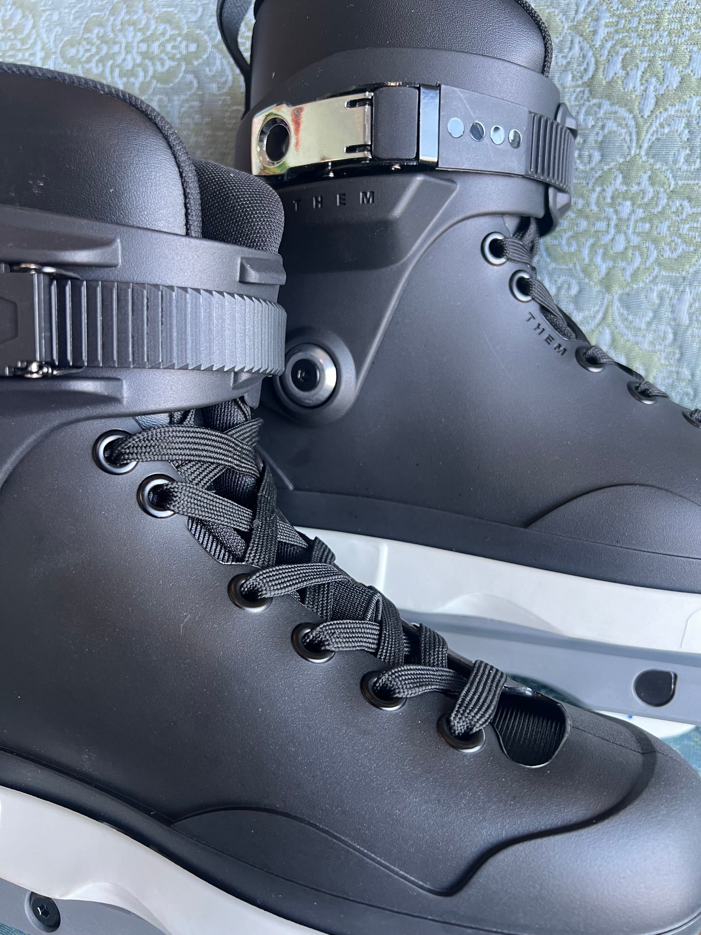 THEM Skates Black 909 58mm Complete (Sml, Med & Lrg)